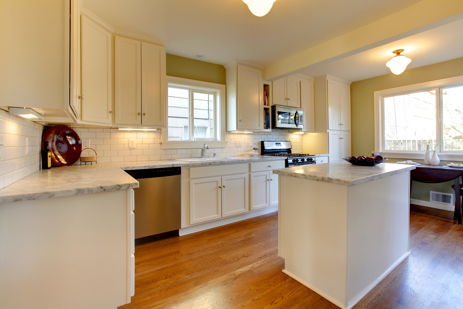 Modern sleek kitchens with neutral colors